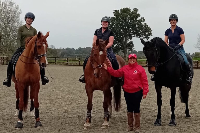 book horse riding lessons in worcestershire, gloucestershire, warwickshire, herefordsire, and oxfordshire with kat williams-jones equestrian coach